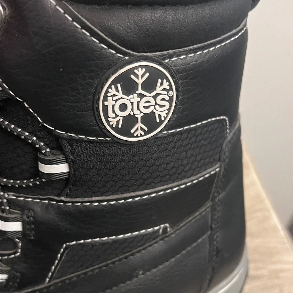 Size 2 Kids Totes Black Winter Boots.  Waterproof. Exc condition